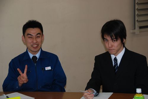 他己紹介をしている　左・勝○さん　左・相○さん