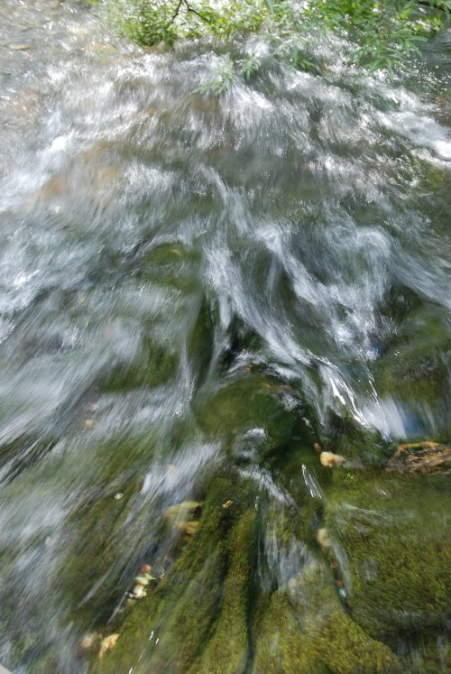 水の流れが急なところです