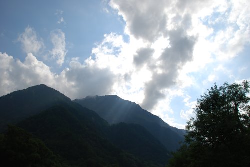 明神橋より撮影　雲のすき間から刺す光が綺麗だった