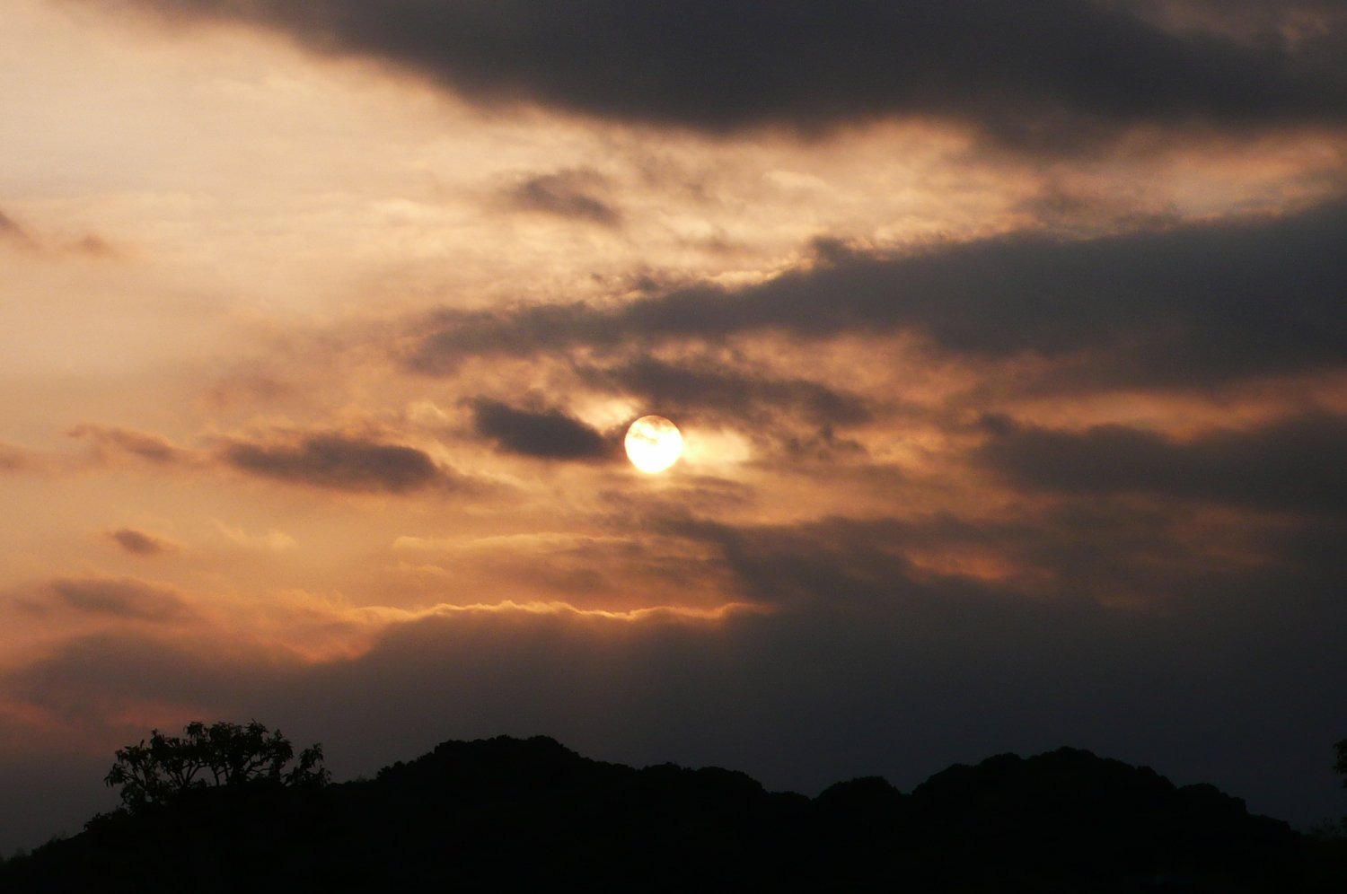 沈み行く太陽