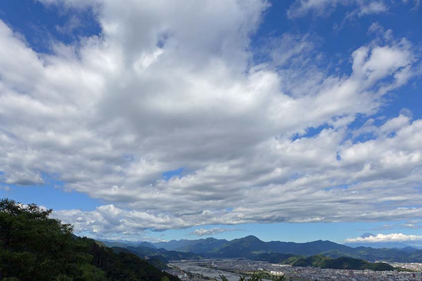 幻想的な空模様