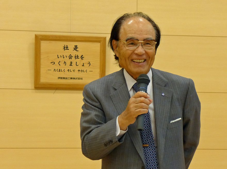 伊那食品工業　塚越寛会長