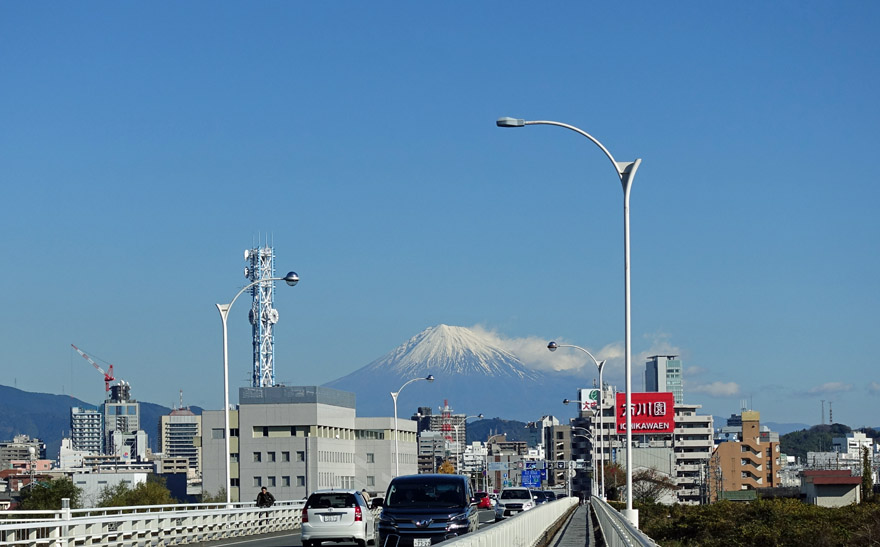 駿河大橋からみる富士山