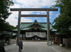 お賽銭は「投げる」ではなく「捧げる」もの