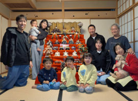 「ひな人形を飾る意味とは？」