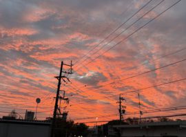 一瞬の奇跡。燃えるような朝焼けとの出会い