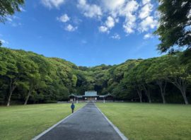 神様はどちらを応援する？「誓いを立てる人」と「お願いだけの人」