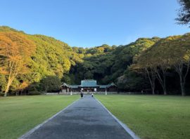 「神社での二礼、二拍手、一礼」