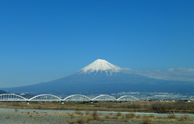 富士山　新幹線車窓より
