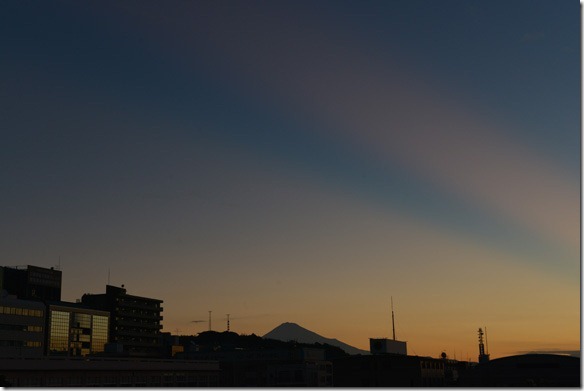 朝焼けの富士山