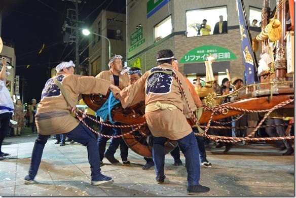 祭車を曳くのはアルバイト