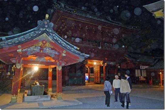 オーブ、静岡浅間神社境内　