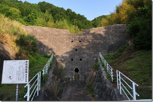 土石流堰