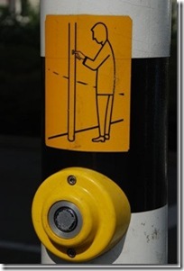 歩道用押しボタン