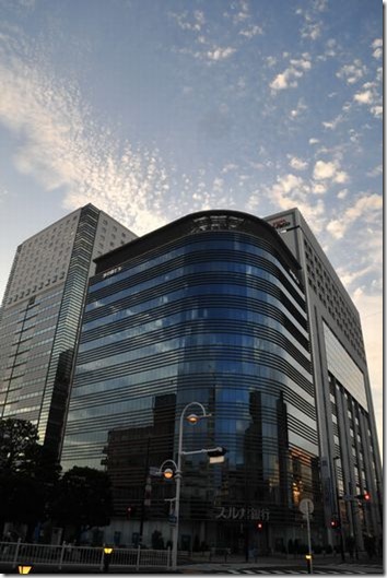 静岡駅南口前の建物