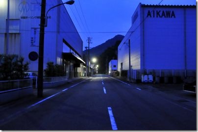 村田ボーリング技研の前の道路