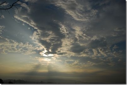 太陽と空と雲