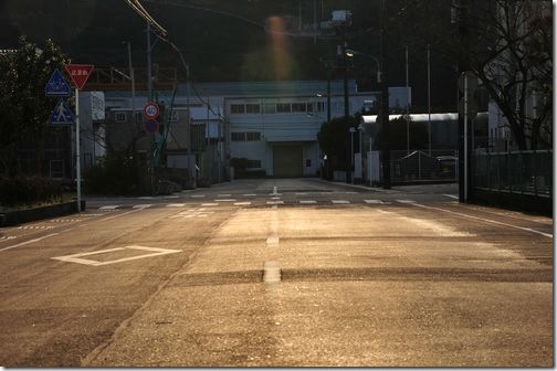 村田ボーリング技研本社工場の前の道